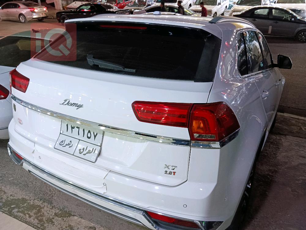 Zotye Domy X7